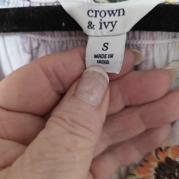 Crown & Ivy Flower Shirt - Picture 5 of 6